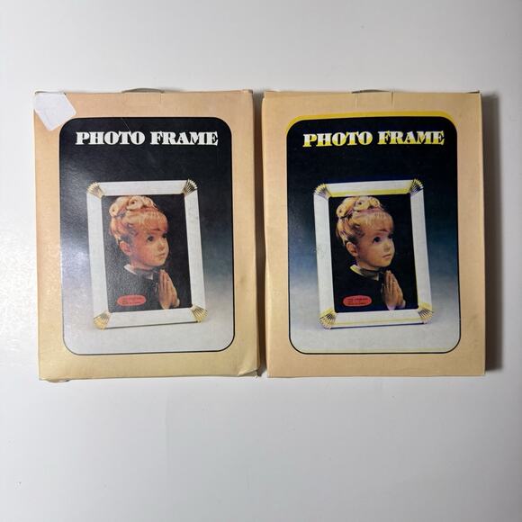 Lot of 2 Vintage 5x7 Photo Frames White & Gold Corners Retro Plastic - Picture 2 of 2
